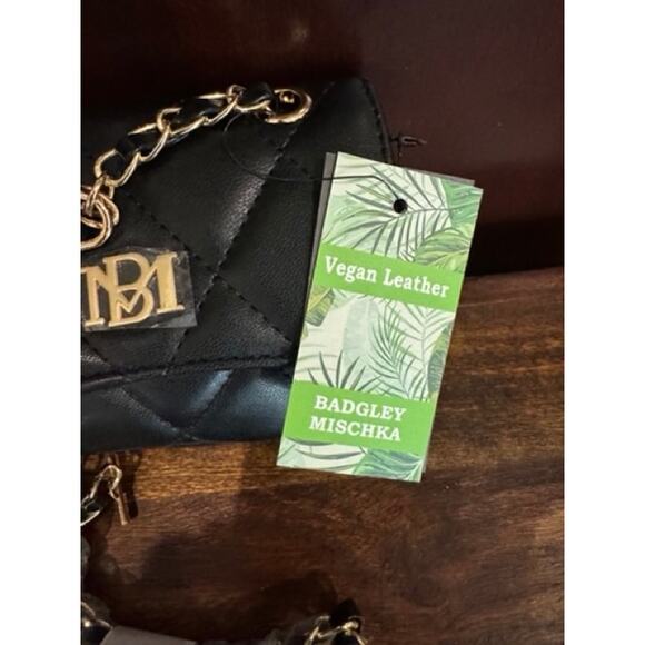 NEW Badgley Mischka Black Chain Quilted Chained Crossbody Mini Purse - Picture 3 of 8